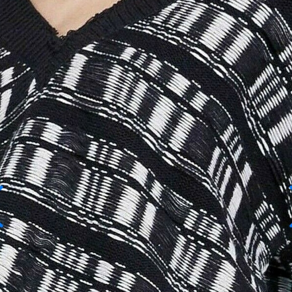 WILDFOX Reece Ritzy Fringe V-Neck Cotton Blend Sweater distressed - Picture 3 of 14